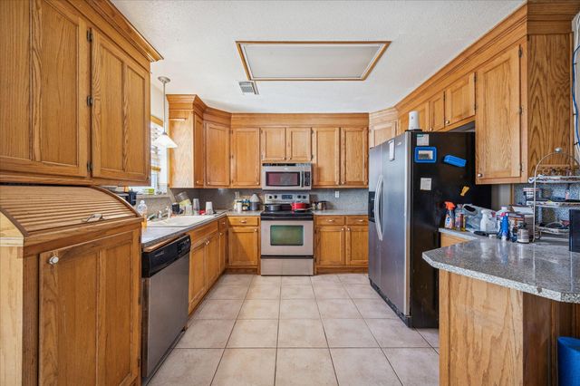 1836 Ridgeview DR, Kingsland, TX 78639