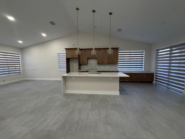 755 Falling Water Rd, Weston, FL 33326