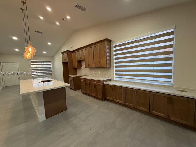 755 Falling Water Rd, Weston, FL 33326