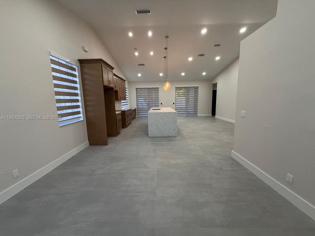 755 Falling Water Rd, Weston, FL 33326