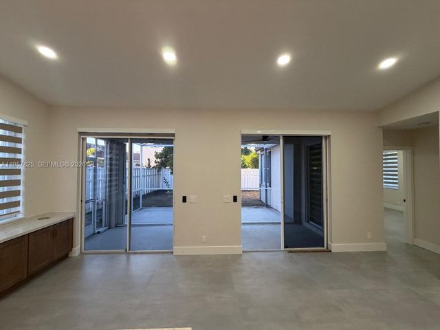 755 Falling Water Rd, Weston, FL 33326