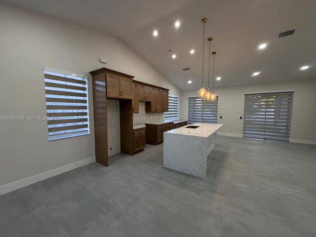 755 Falling Water Rd, Weston, FL 33326