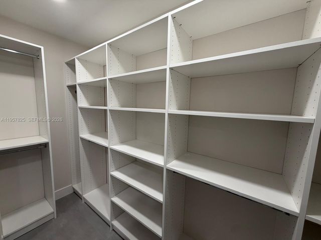 755 Falling Water Rd, Weston, FL 33326