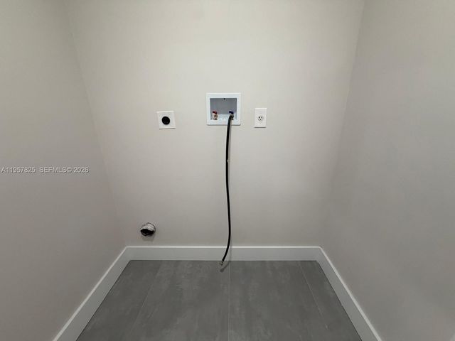 755 Falling Water Rd, Weston, FL 33326