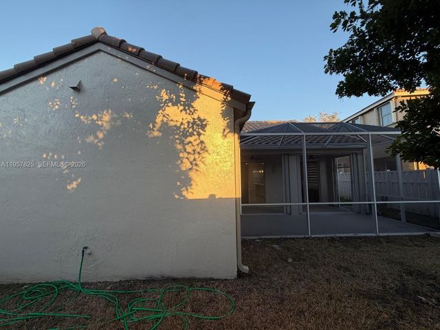 755 Falling Water Rd, Weston, FL 33326