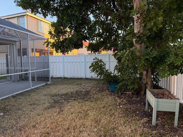 755 Falling Water Rd, Weston, FL 33326