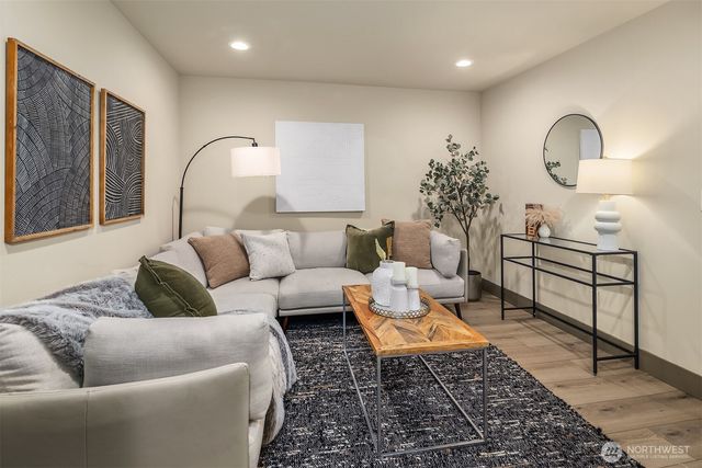 5037 25th Avenue SW, Seattle, WA 98106