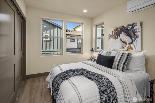 5037 25th Avenue SW, Seattle, WA 98106