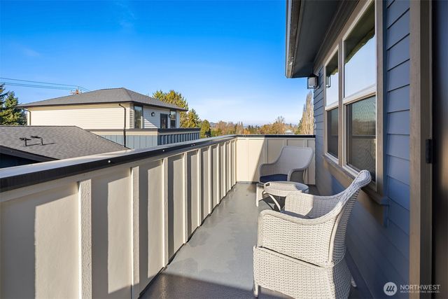 5037 25th Avenue SW, Seattle, WA 98106