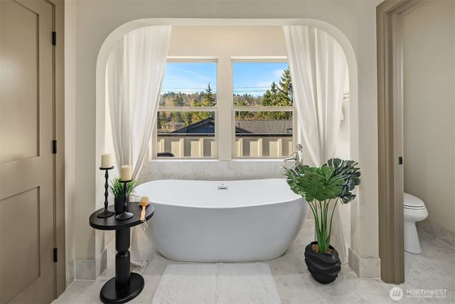 5037 25th Avenue SW, Seattle, WA 98106