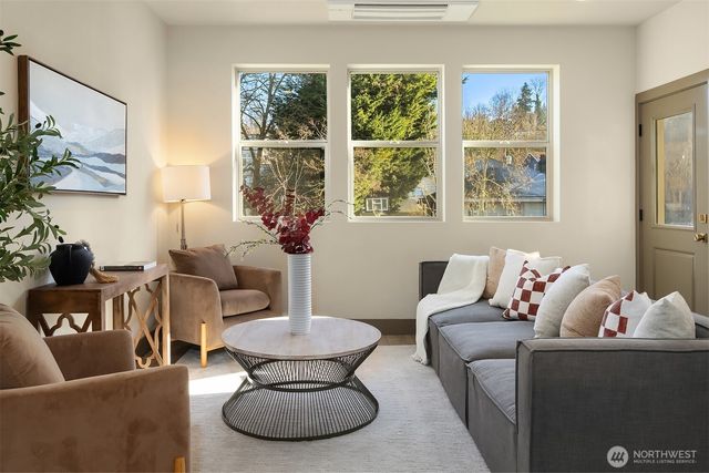 5037 25th Avenue SW, Seattle, WA 98106