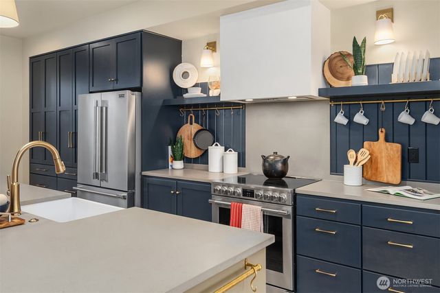 5037 25th Avenue SW, Seattle, WA 98106