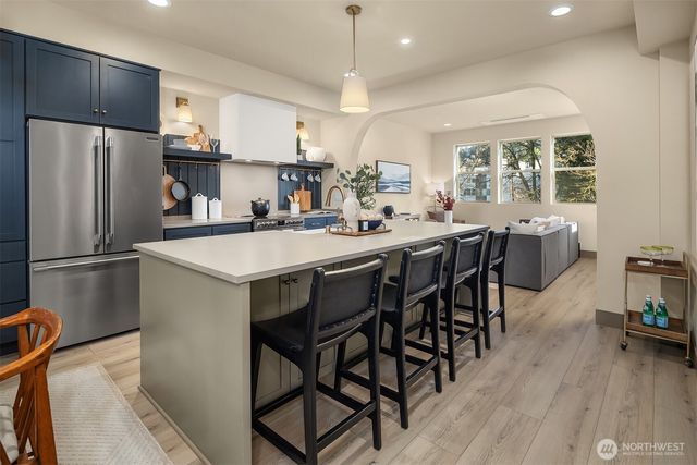 5037 25th Avenue SW, Seattle, WA 98106