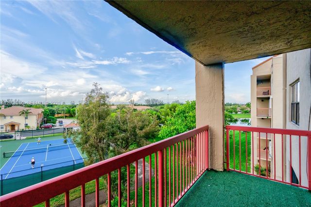 10253 NW 9th St Circle 407-6, Miami, FL 33172