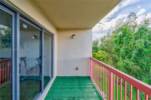 10253 NW 9th St Circle 407-6, Miami, FL 33172