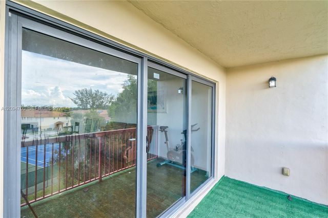 10253 NW 9th St Circle 407-6, Miami, FL 33172