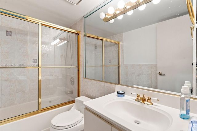 10253 NW 9th St Circle 407-6, Miami, FL 33172