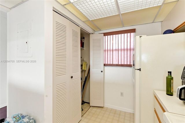10253 NW 9th St Circle 407-6, Miami, FL 33172