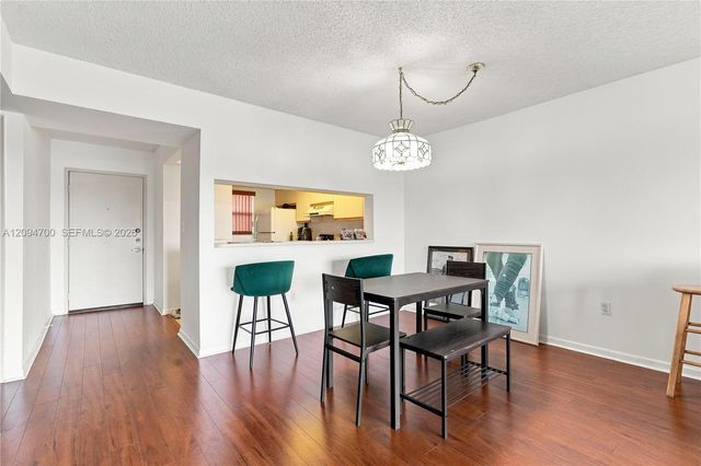 10253 NW 9th St Circle 407-6, Miami, FL 33172