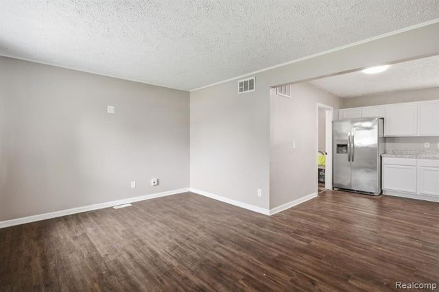 6291 Edmund Street, Romulus, MI 48174