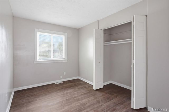 6291 Edmund Street, Romulus, MI 48174