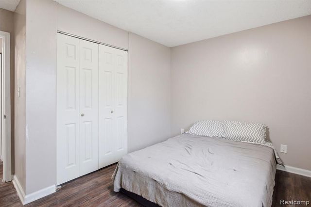 6291 Edmund Street, Romulus, MI 48174