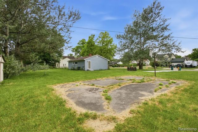 6291 Edmund Street, Romulus, MI 48174