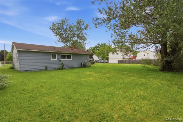 6291 Edmund Street, Romulus, MI 48174