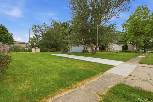 6291 Edmund Street, Romulus, MI 48174