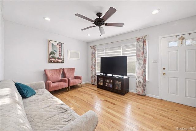 208 Woodworth Avenue A, Yonkers, NY 10701