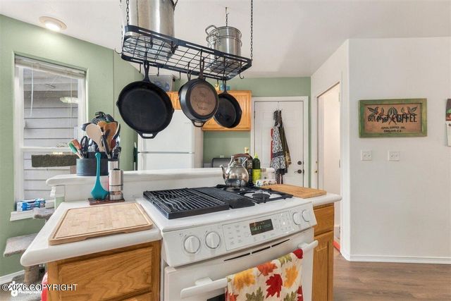 10127 Crest View Lane, Eagle River, AK 99577