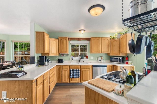 10127 Crest View Lane, Eagle River, AK 99577