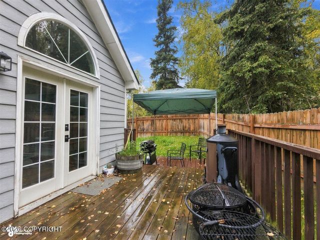 10127 Crest View Lane, Eagle River, AK 99577