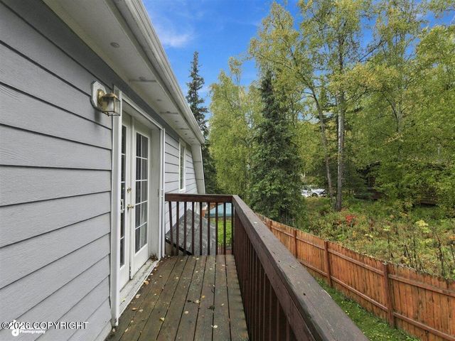 10127 Crest View Lane, Eagle River, AK 99577
