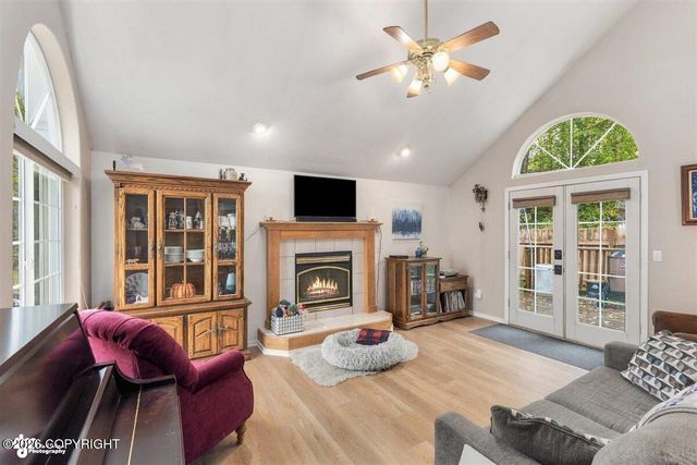 10127 Crest View Lane, Eagle River, AK 99577