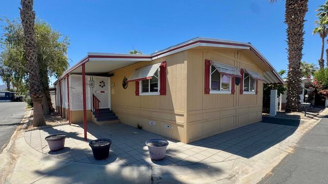 51555 Monroe Street 94, Indio, CA 92201