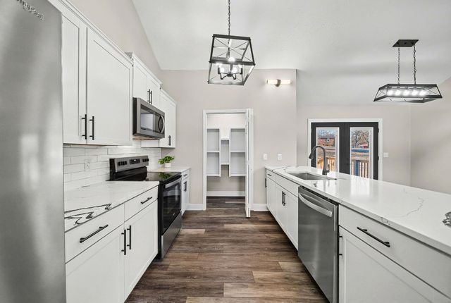 719 Darrow Dr, Pleasant View, TN 37146