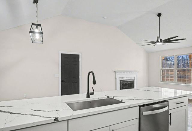 719 Darrow Dr, Pleasant View, TN 37146