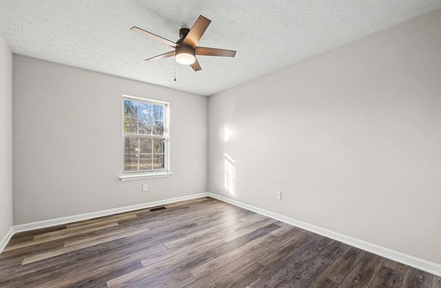 719 Darrow Dr, Pleasant View, TN 37146