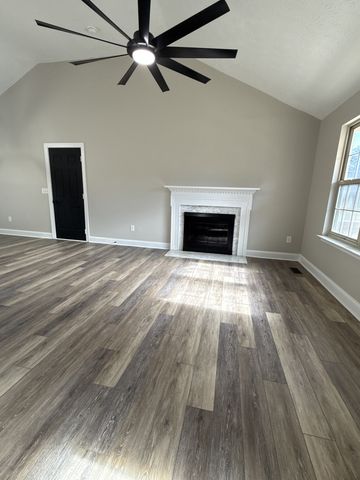 719 Darrow Dr, Pleasant View, TN 37146