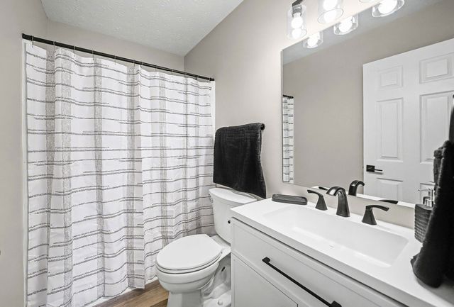 719 Darrow Dr, Pleasant View, TN 37146