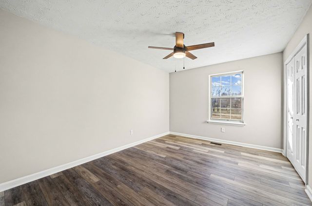 719 Darrow Dr, Pleasant View, TN 37146