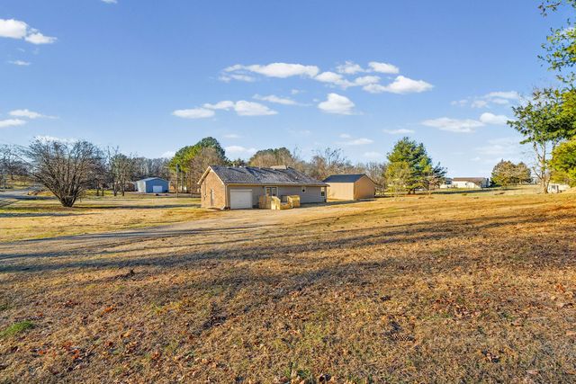 719 Darrow Dr, Pleasant View, TN 37146