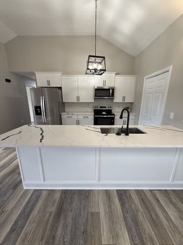 719 Darrow Dr, Pleasant View, TN 37146