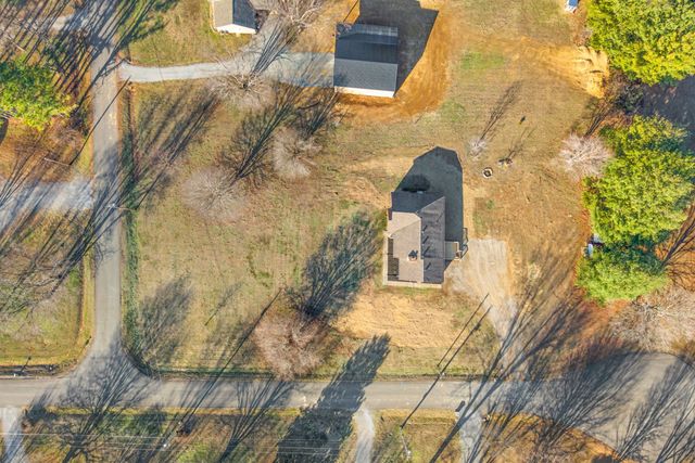 719 Darrow Dr, Pleasant View, TN 37146