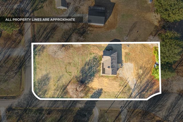 719 Darrow Dr, Pleasant View, TN 37146