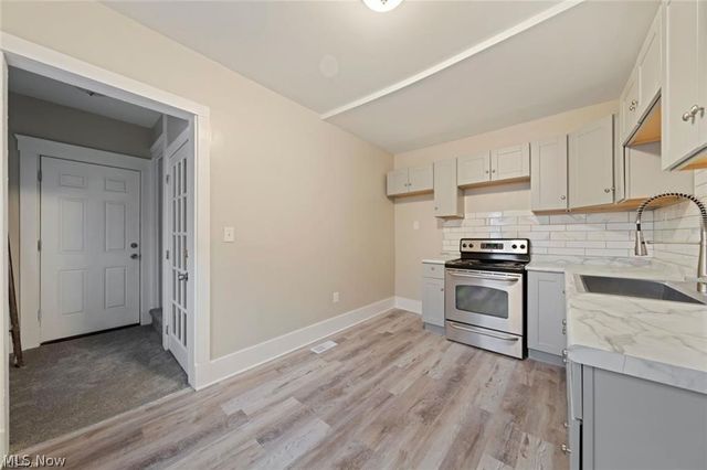 2016 W 85th Street, Cleveland, OH 44102
