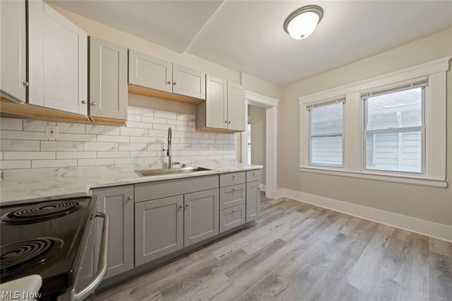 2016 W 85th Street, Cleveland, OH 44102