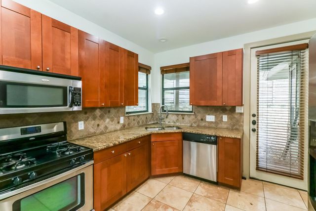 1212 Woodland Ave A, Austin, TX 78704