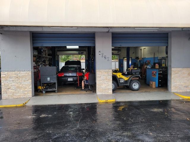 4010 E 8th Avenue, Hialeah, FL 33013
